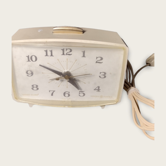 GE Other - Vintage General Electric Model 7300 Alarm Clock **WORKS**